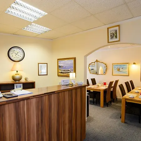 Ambiente ホテル 3*