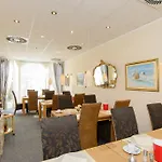 安姆比恩特酒店 3*